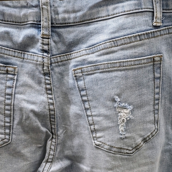 Twelve by Twelve Distressed La Hoya Light Wash Flare Jeans - 28 - Picture 10 of 10